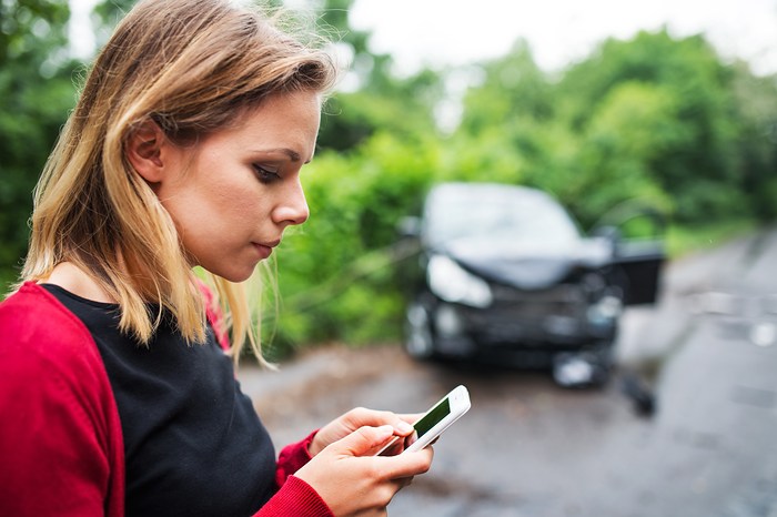 Illustration d'une assurance auto en ligne