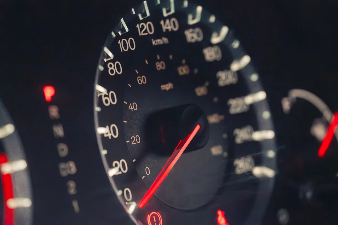 Voiture sans permis dès 14 ans : ce qu’il faut savoir avant de se lancer